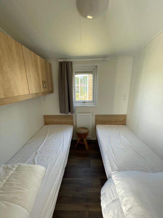 Camping De Duinhoeve Chalet Zeeland Not For Companies برغ هالمستاد المظهر الخارجي الصورة