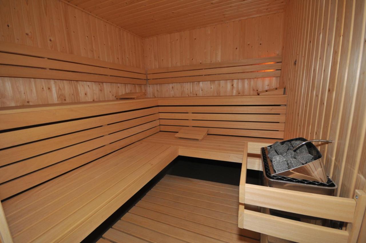 Camping De Duinhoeve Chalet Zeeland Not For Companies برغ هالمستاد المظهر الخارجي الصورة
